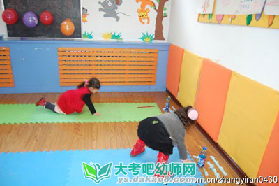幼儿园托班体育活动方案好玩的靠垫配图一